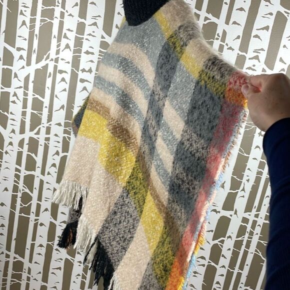 Spring Colors Plaid Fringe Trim Poncho - Picture 4 of 9